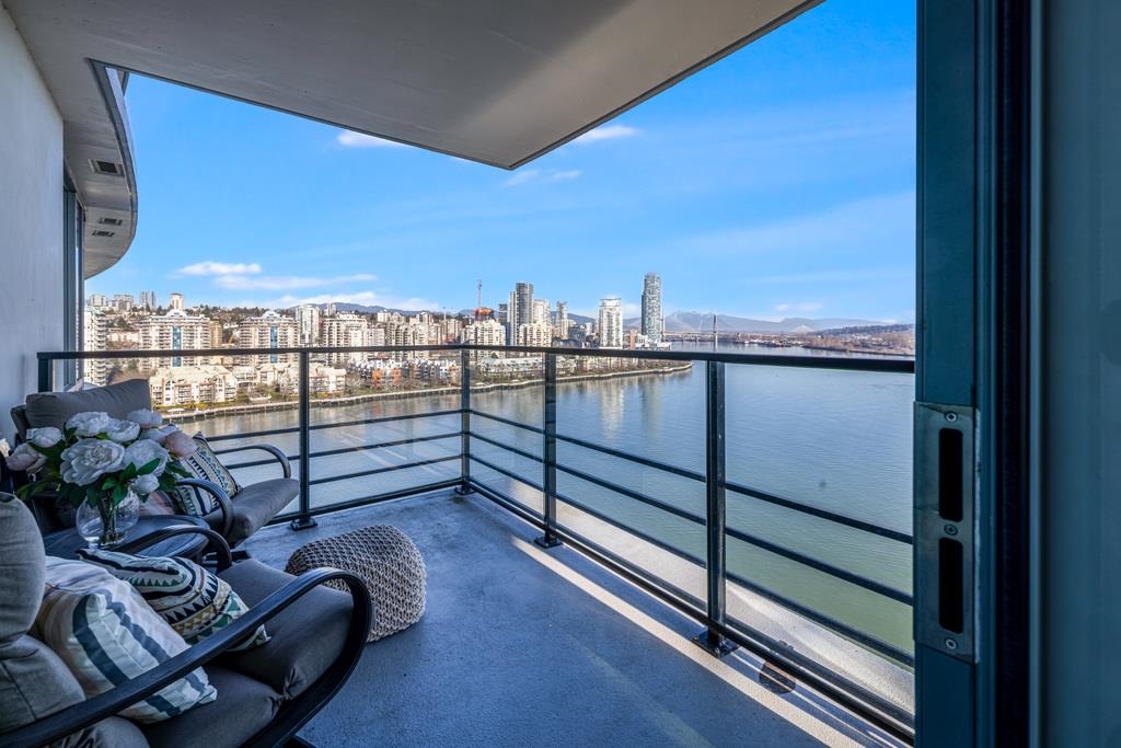 1406 210 SALTER STREET Unit: 1406