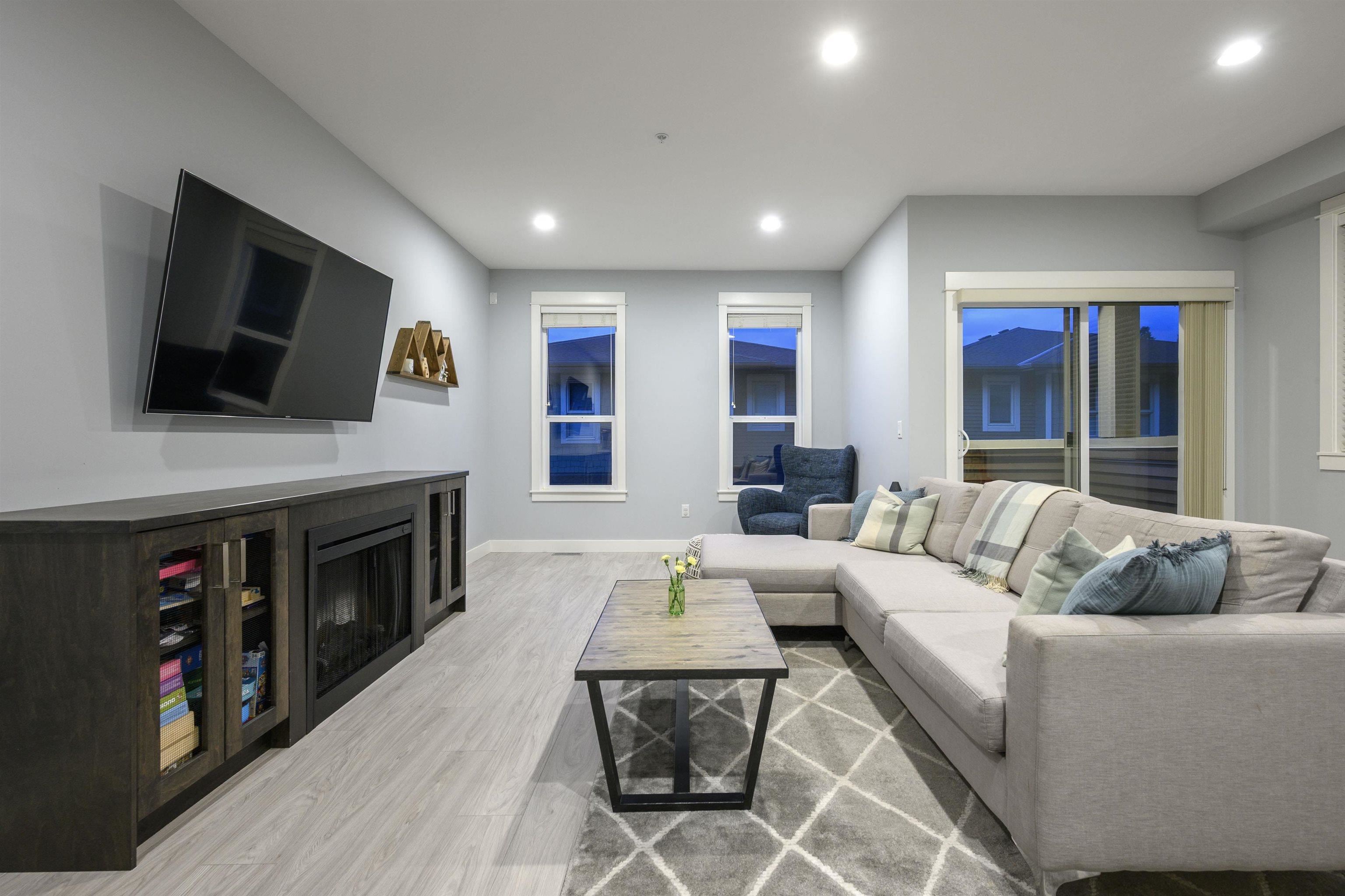 53 10480 248 STREET Unit: 53