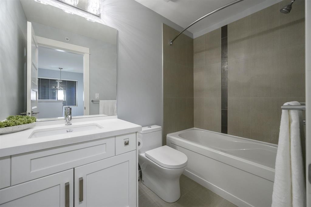 53 10480 248 STREET Unit: 53