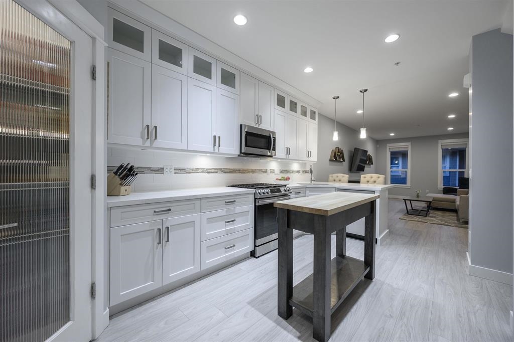 53 10480 248 STREET Unit: 53