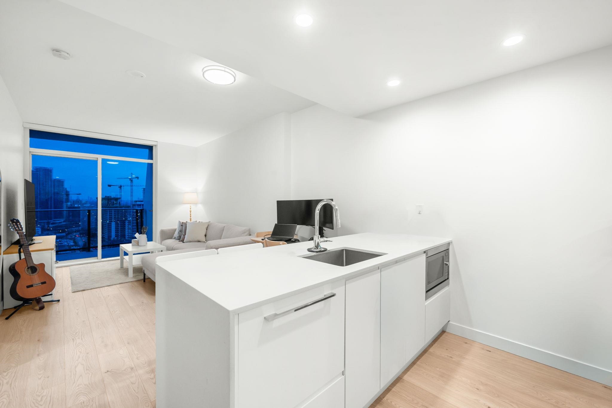 2607 2181 MADISON AVENUE Unit: 2607