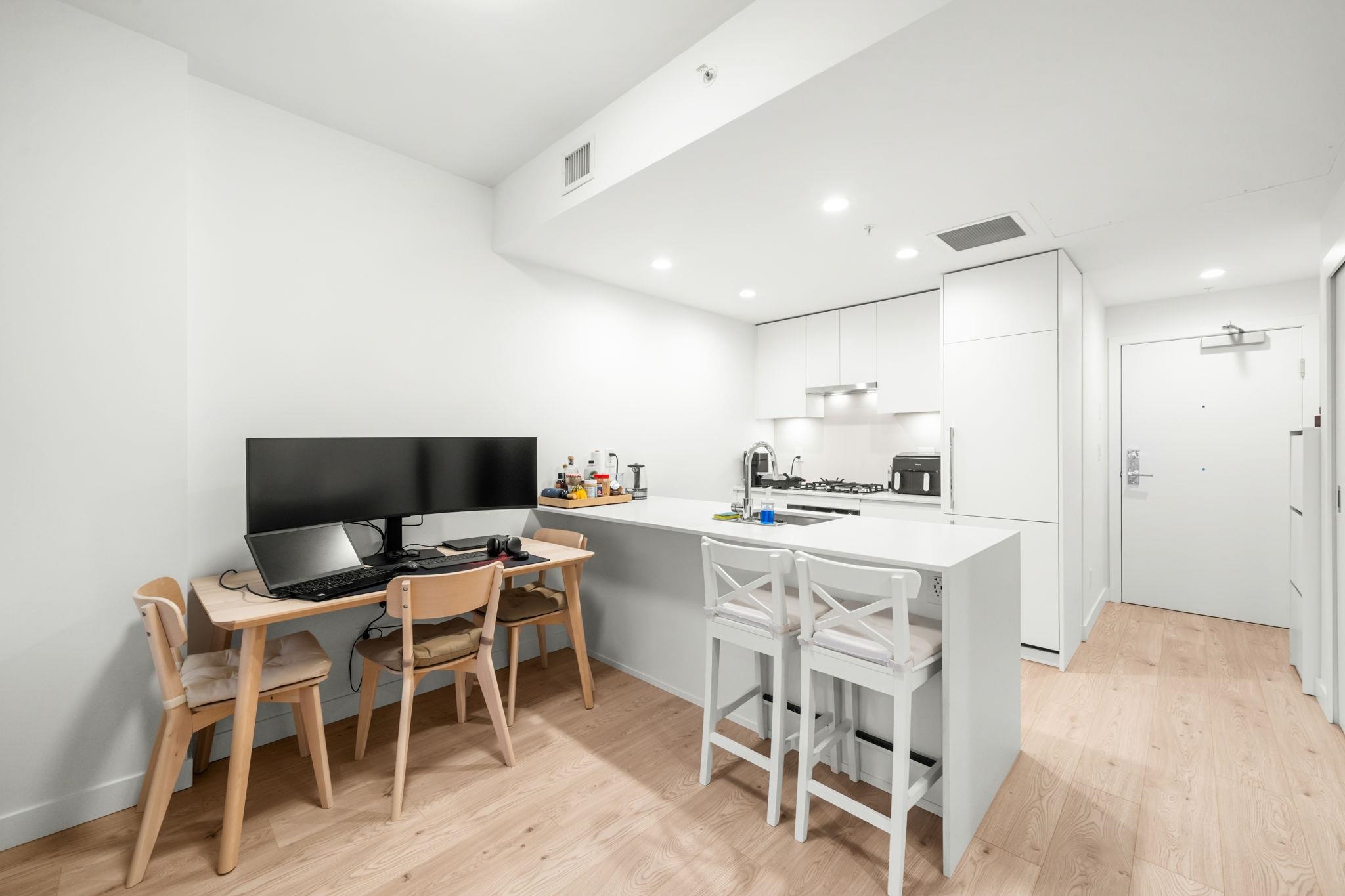 2607 2181 MADISON AVENUE Unit: 2607