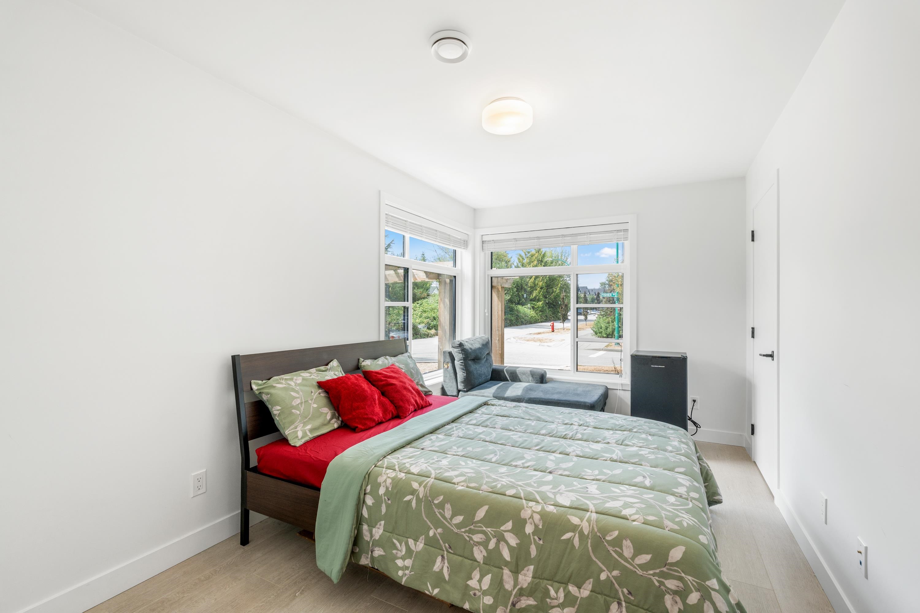 52 7127 193A STREET Unit: 52