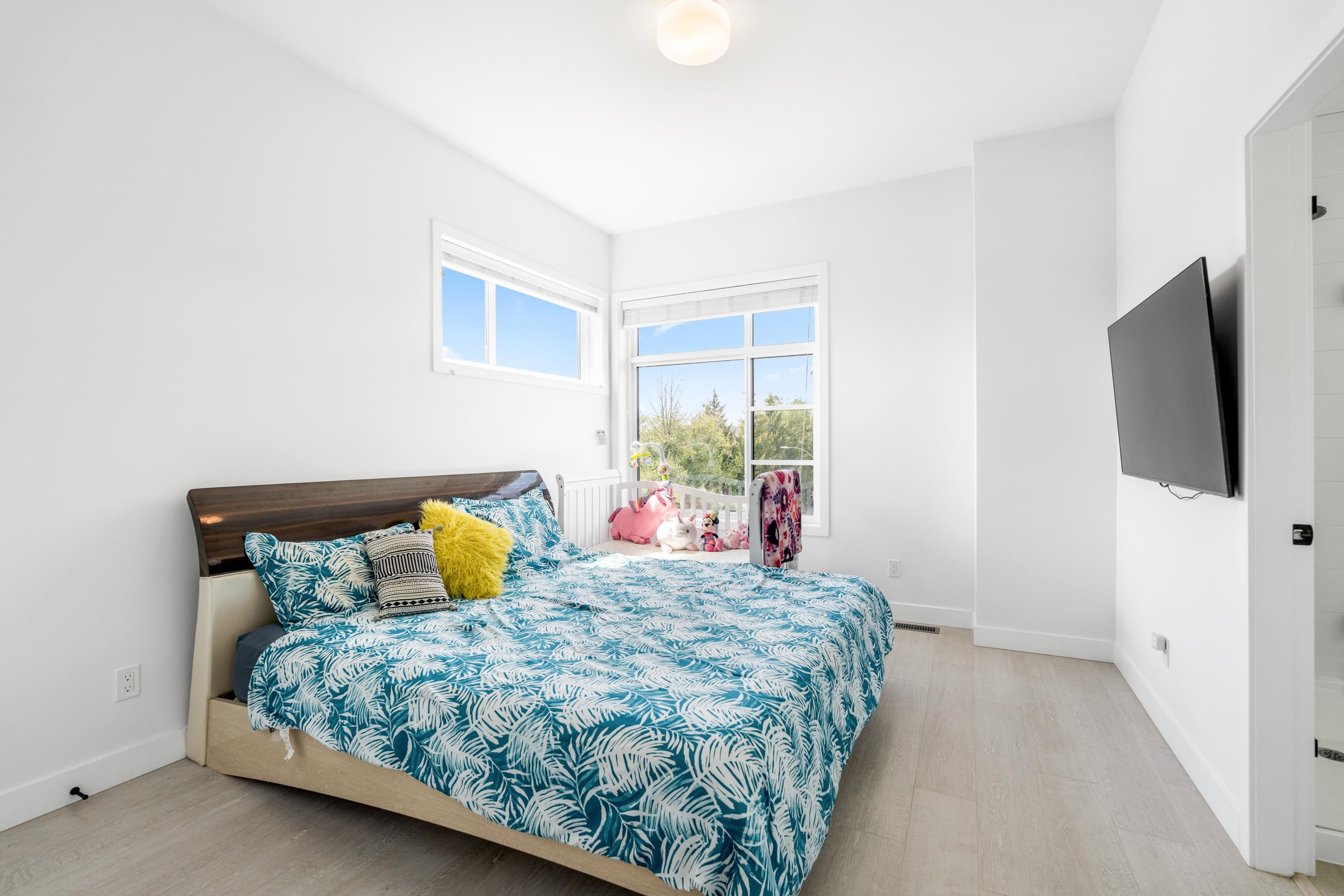 52 7127 193A STREET Unit: 52