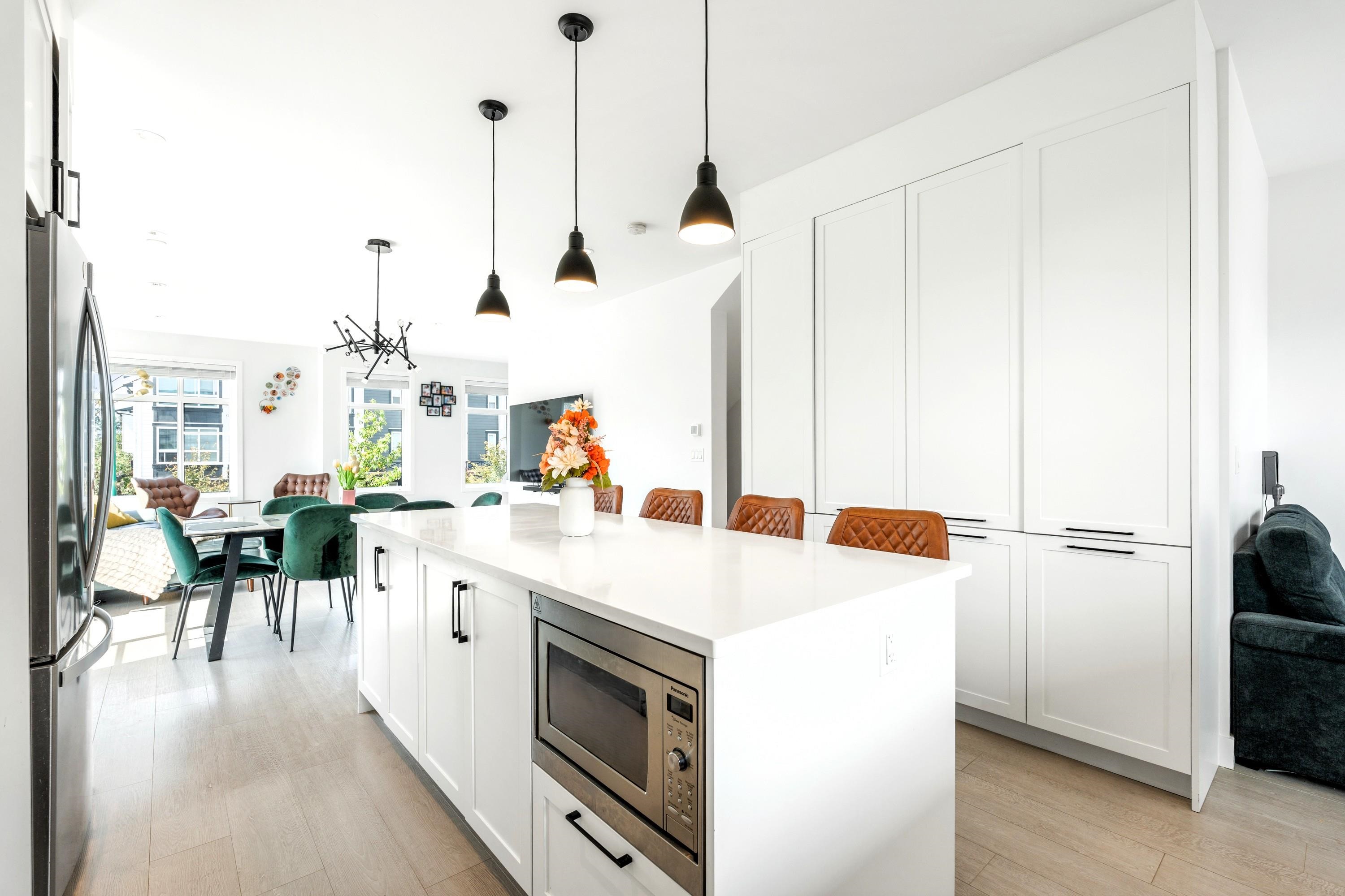 52 7127 193A STREET Unit: 52