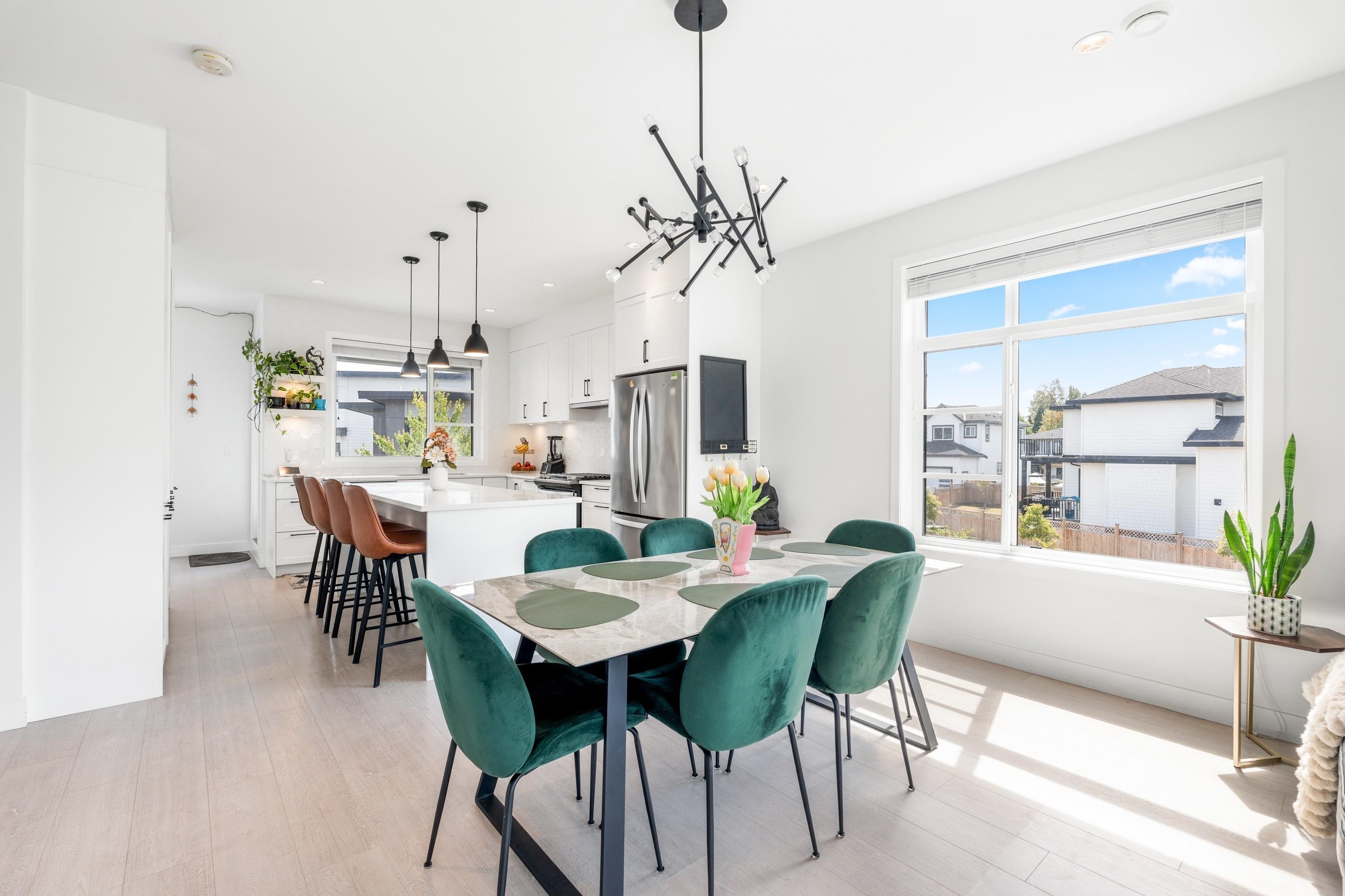 52 7127 193A STREET Unit: 52