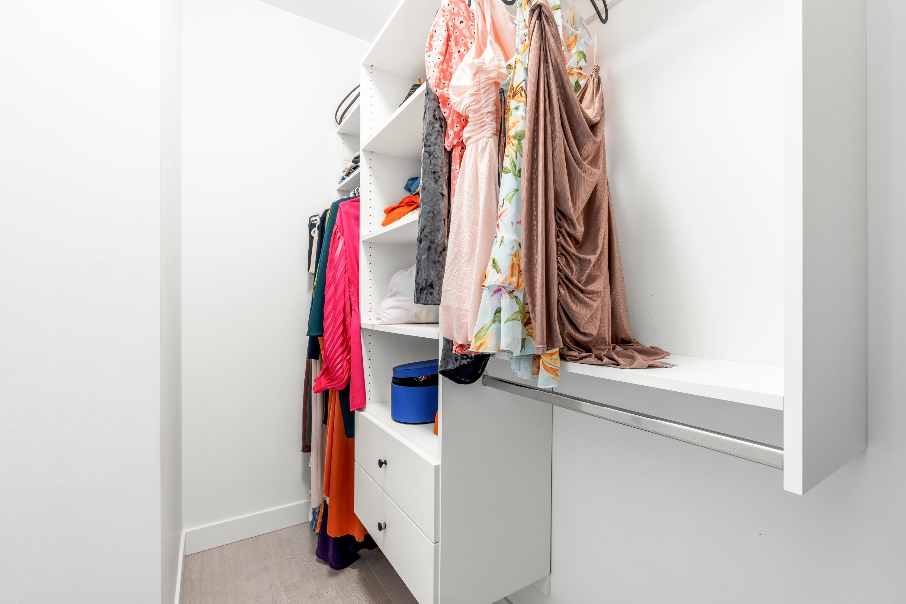 52 7127 193A STREET Unit: 52