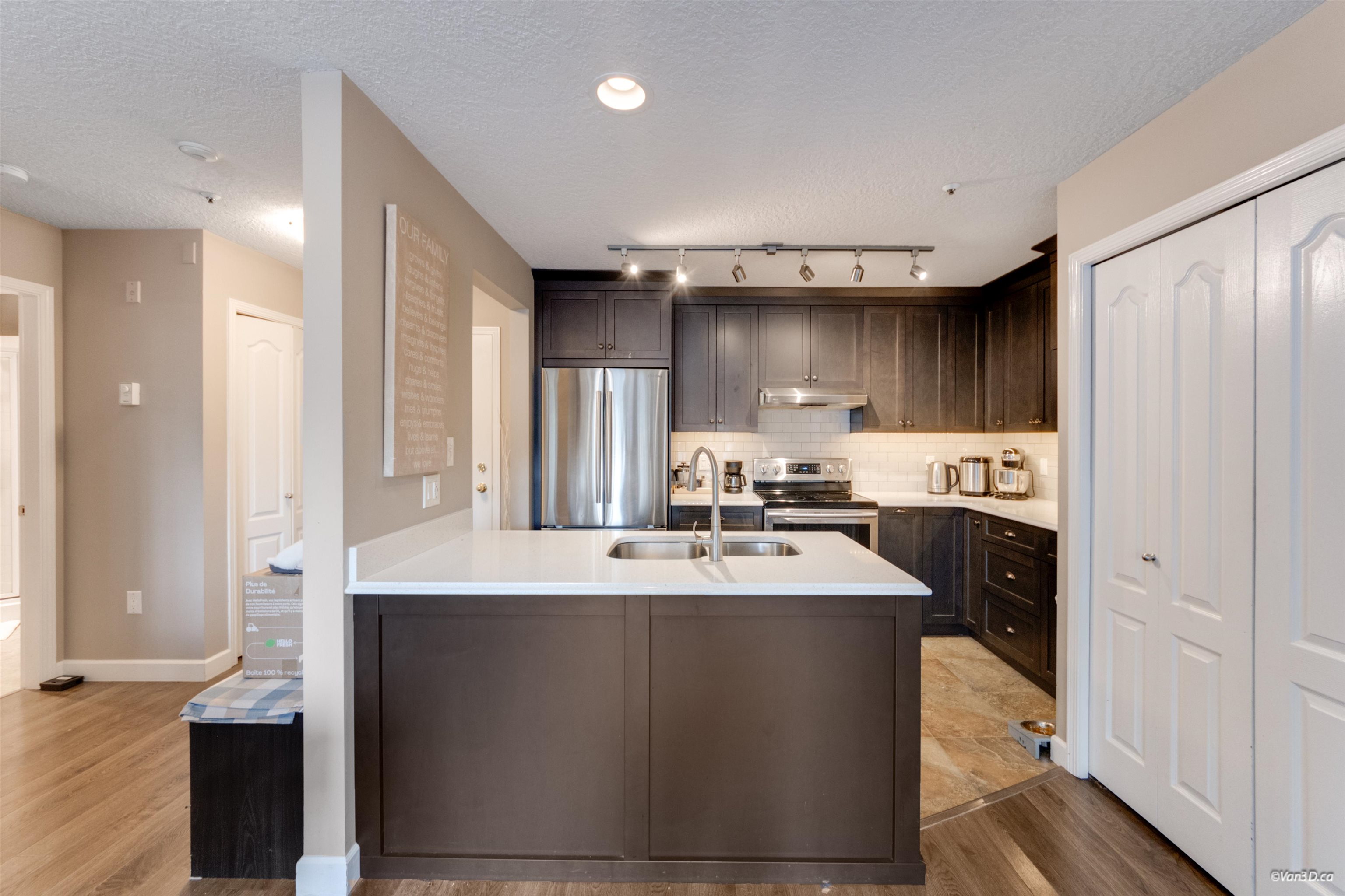 415 2978 BURLINGTON DRIVE Unit: 415