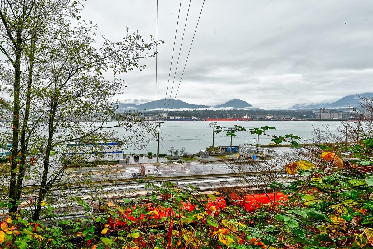 201 2336 WALL STREET Unit: 201