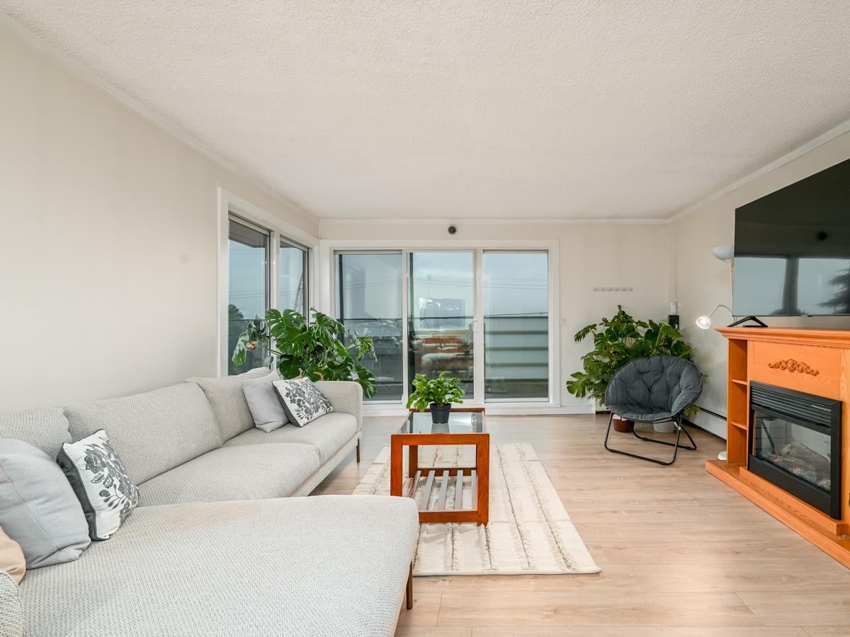 201 2336 WALL STREET Unit: 201