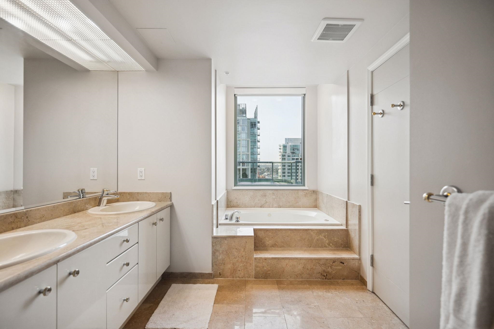 PH 3-4 1383 HOWE STREET Unit: PH 3-4