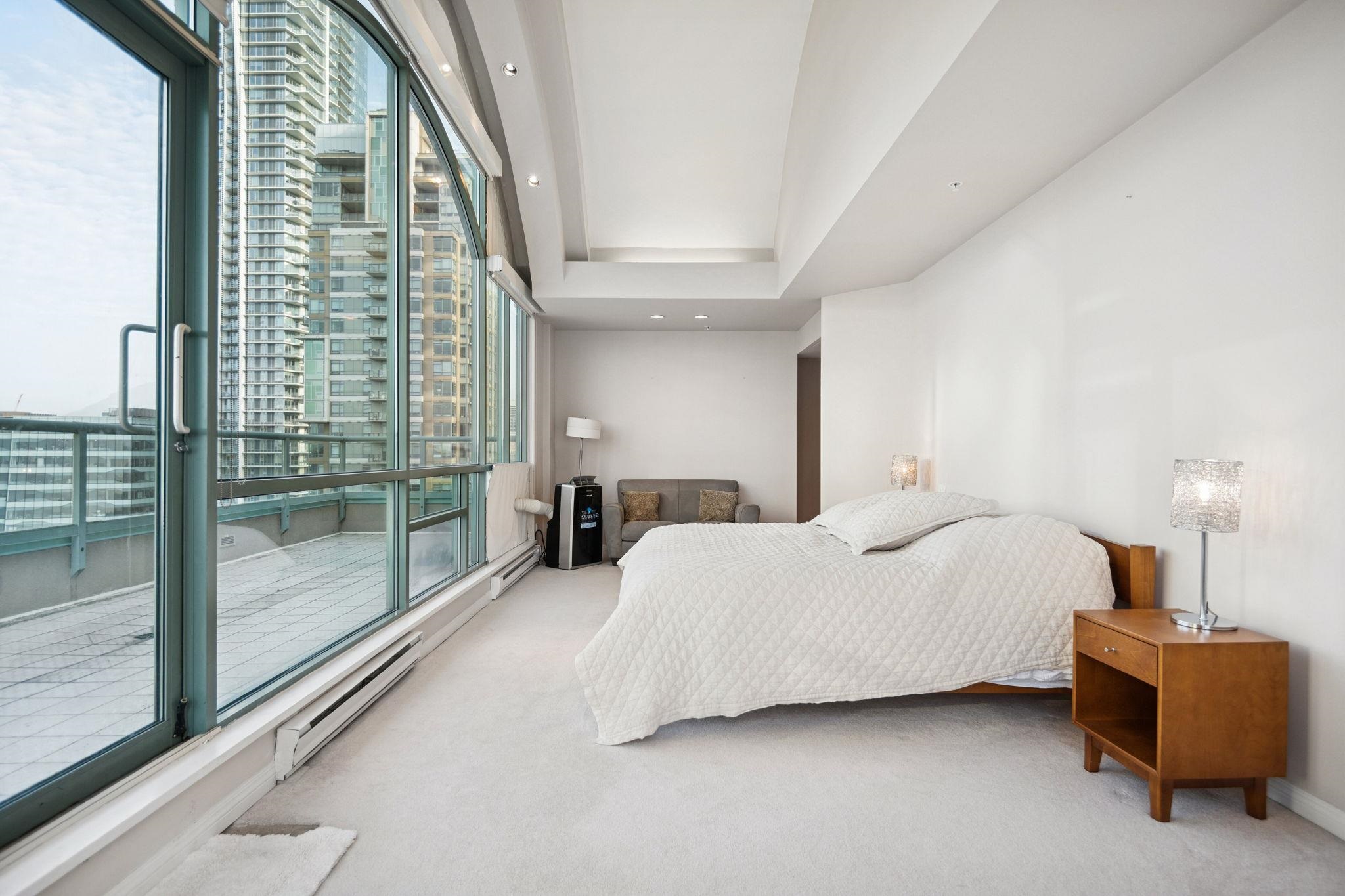 PH 3-4 1383 HOWE STREET Unit: PH 3-4