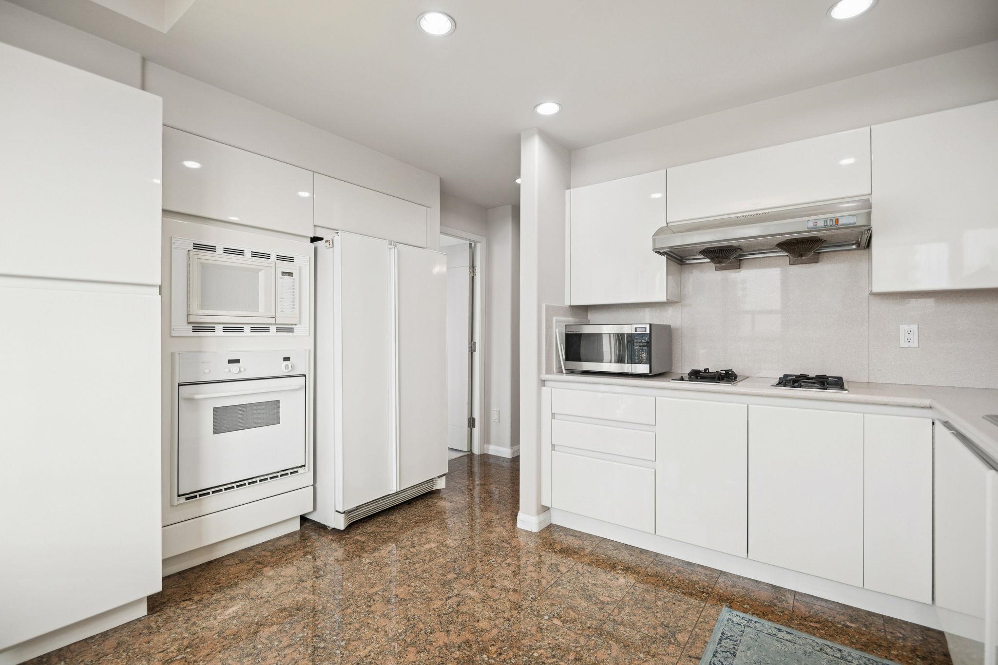 PH 3-4 1383 HOWE STREET Unit: PH 3-4