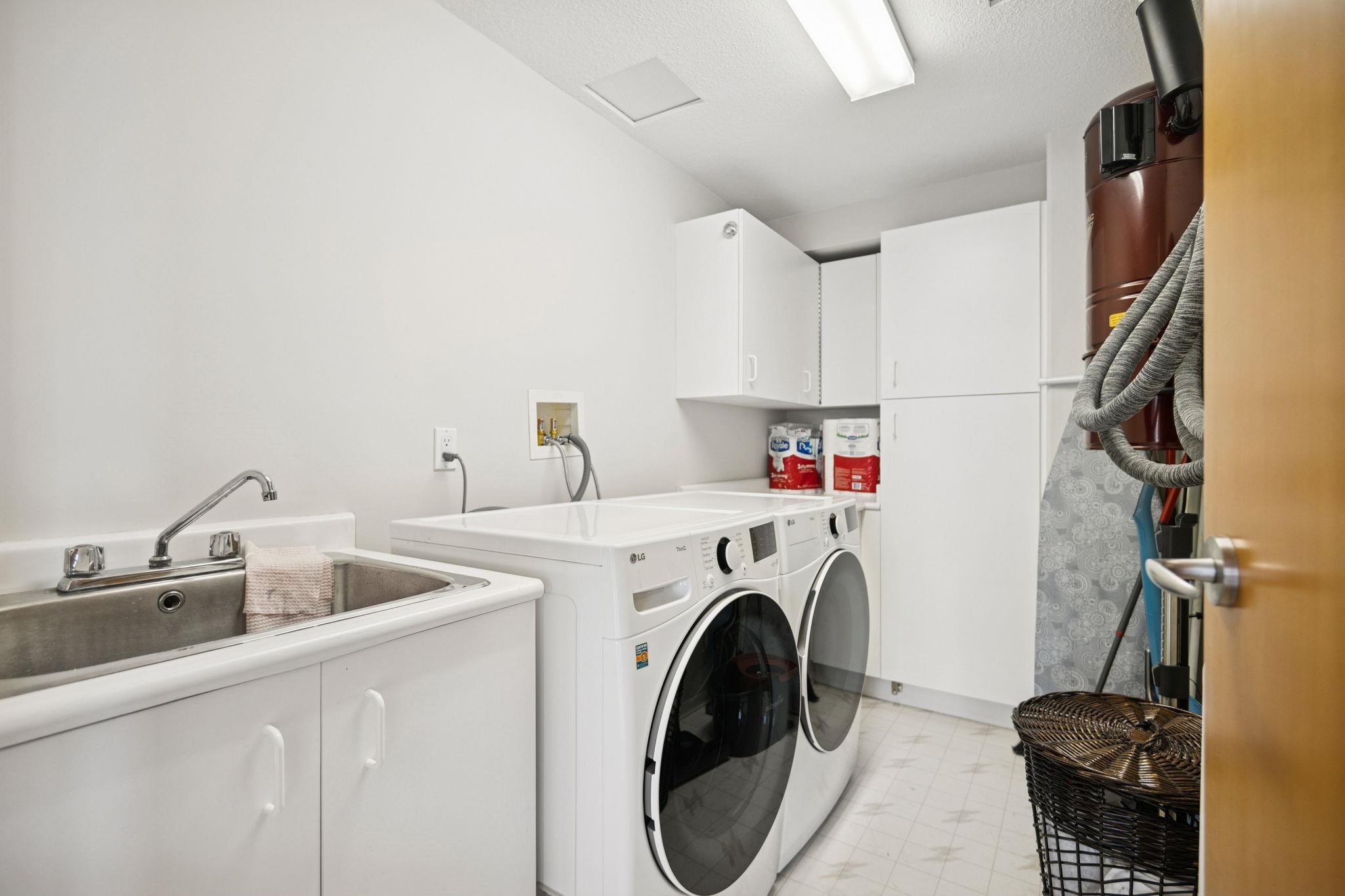 PH 3-4 1383 HOWE STREET Unit: PH 3-4