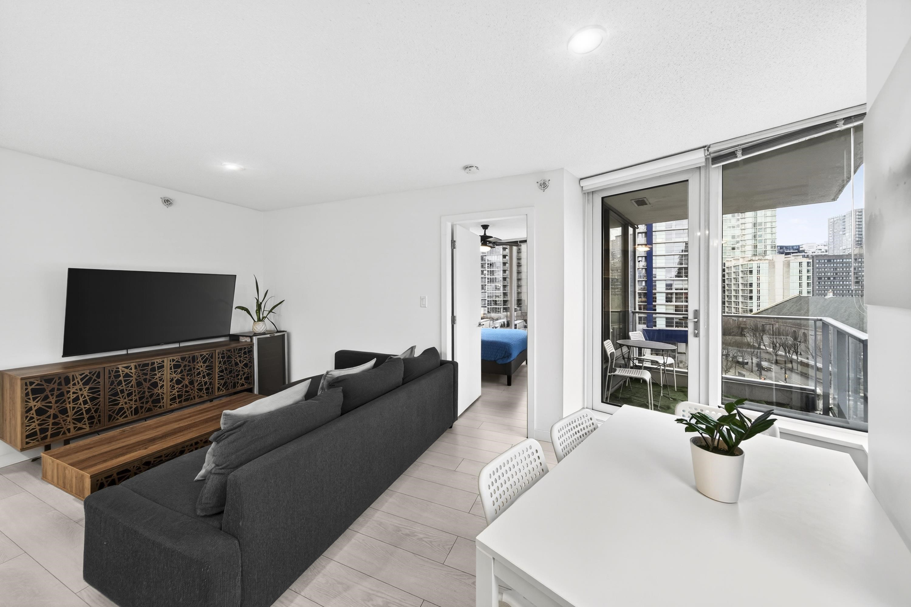 1202 188 KEEFER PLACE Unit: 1202