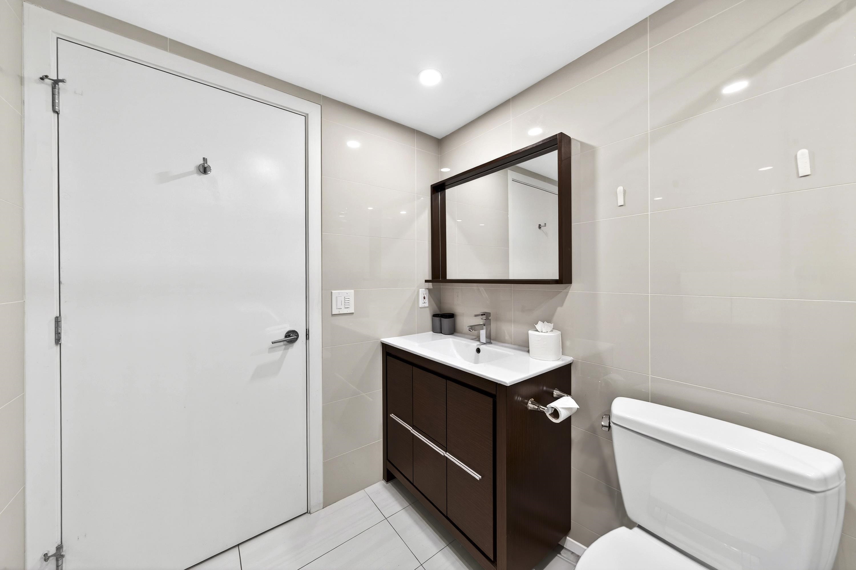 1202 188 KEEFER PLACE Unit: 1202