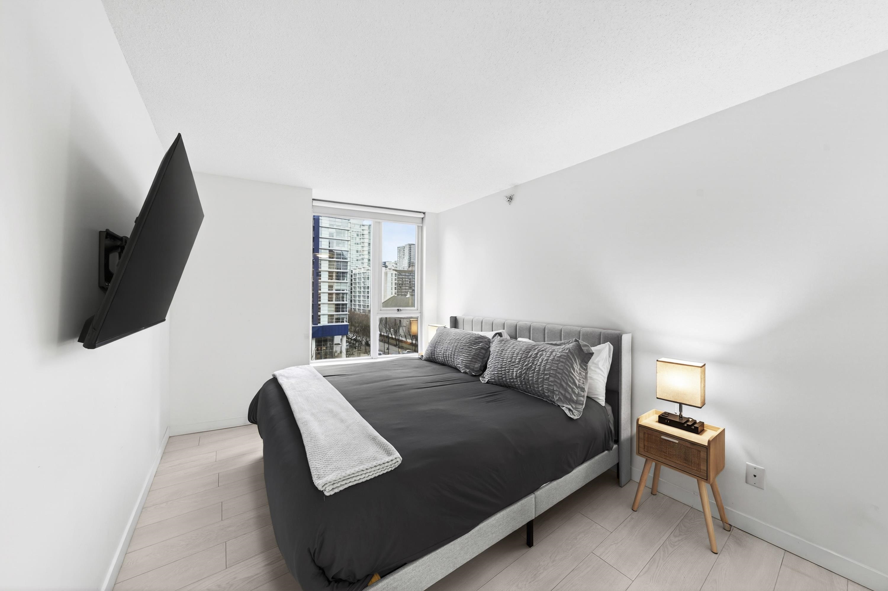 1202 188 KEEFER PLACE Unit: 1202