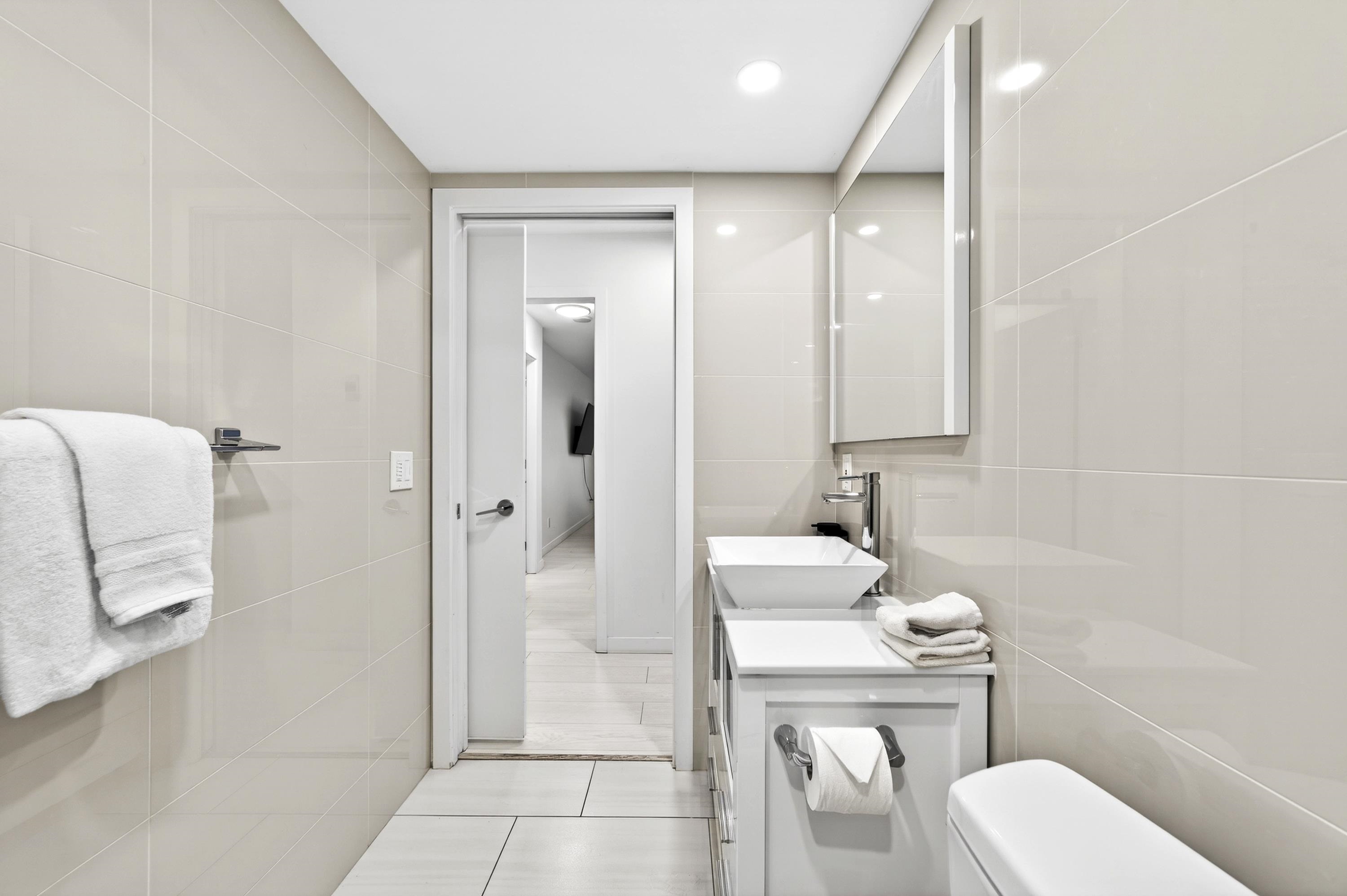 1202 188 KEEFER PLACE Unit: 1202