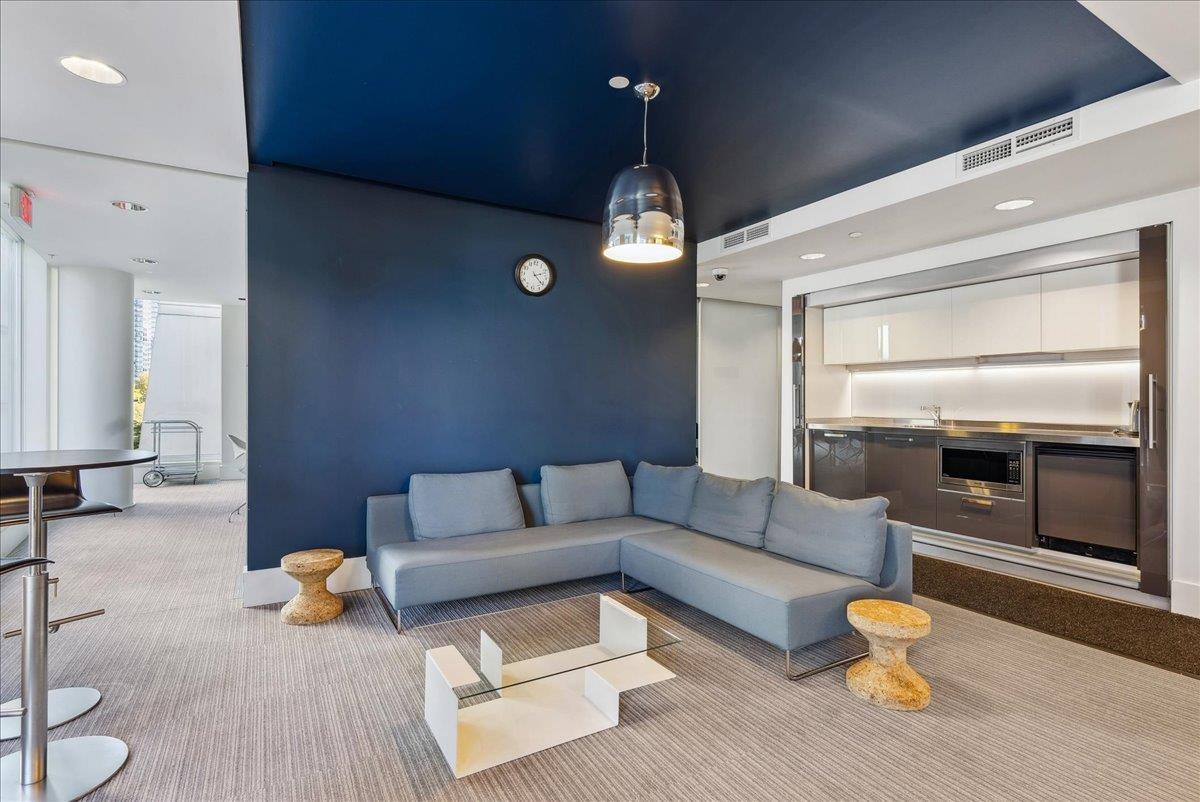 402 1477 W PENDER STREET Unit: 402