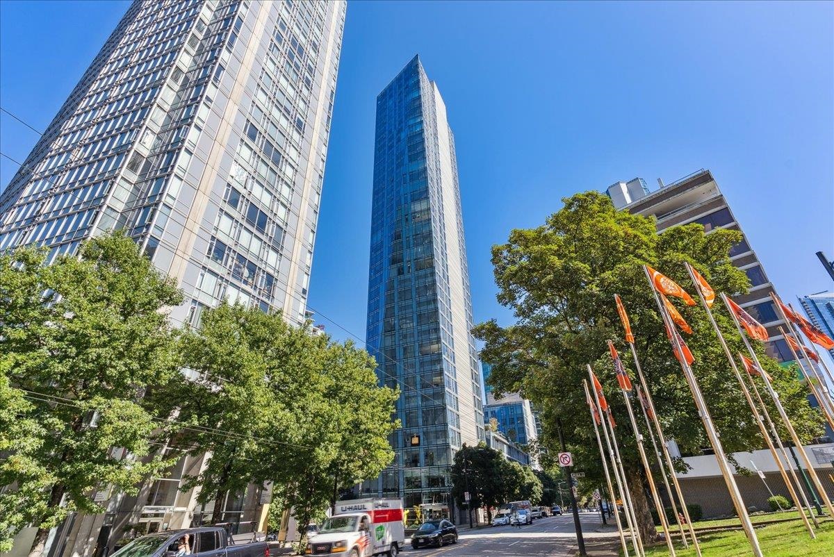 402 1477 W PENDER STREET Unit: 402