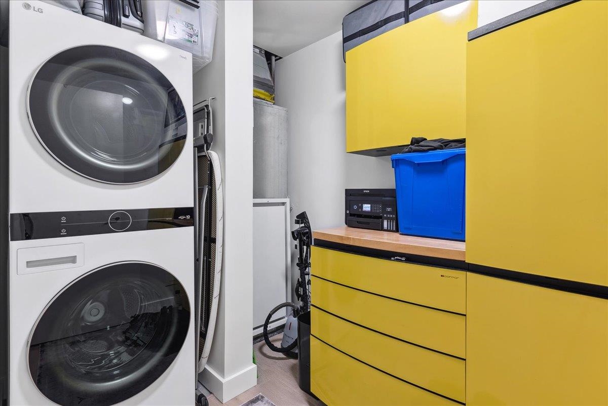 402 1477 W PENDER STREET Unit: 402