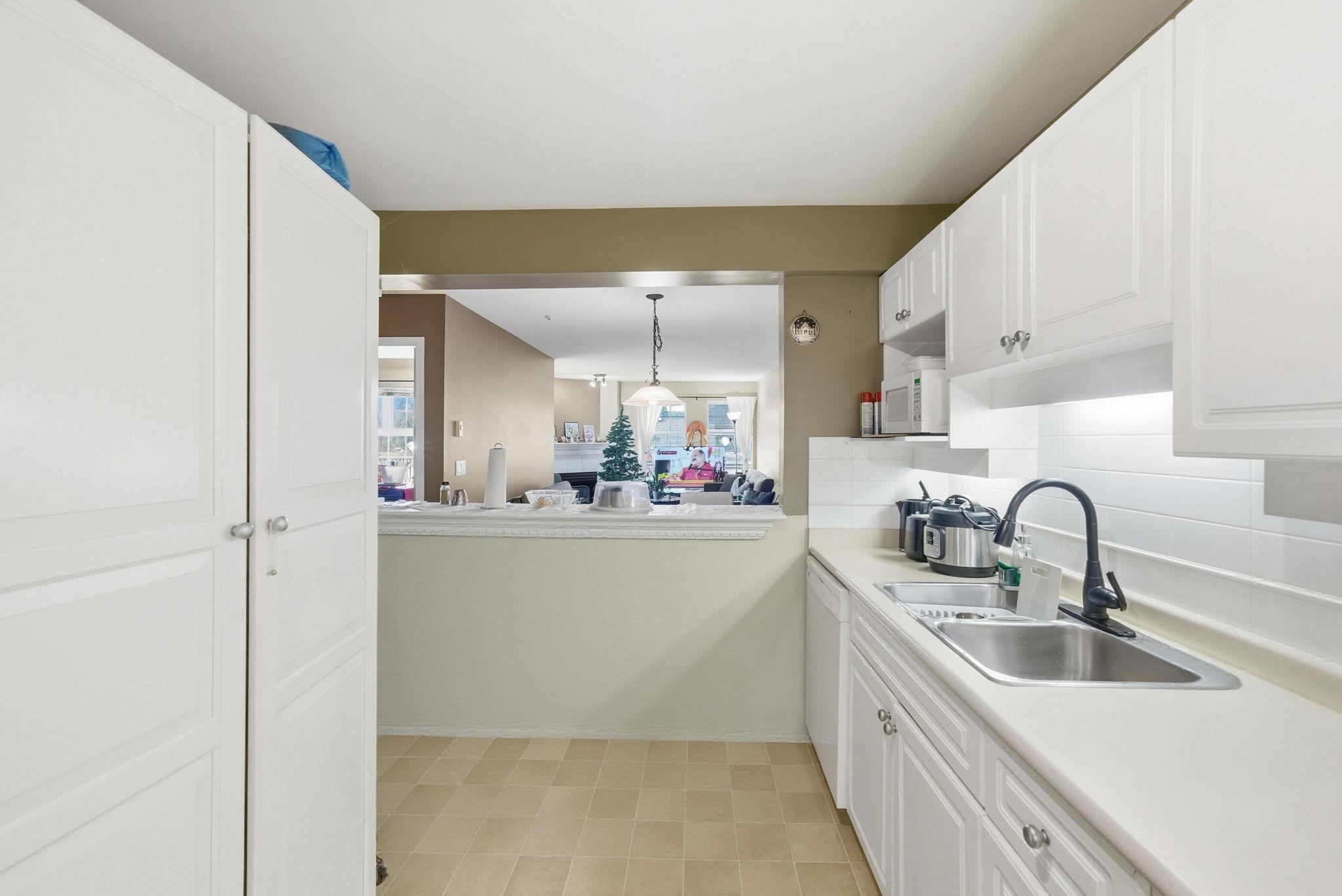 404 1655 GRANT AVENUE Unit: 404