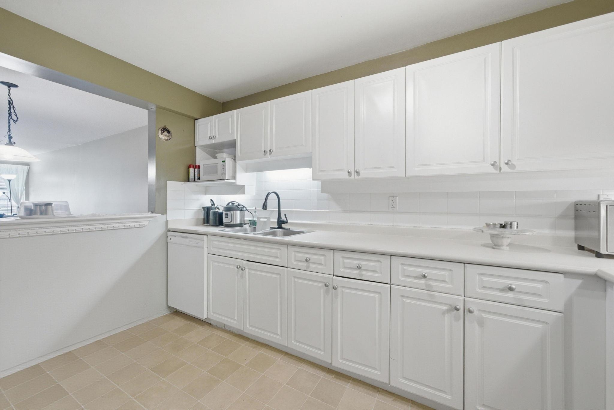 404 1655 GRANT AVENUE Unit: 404