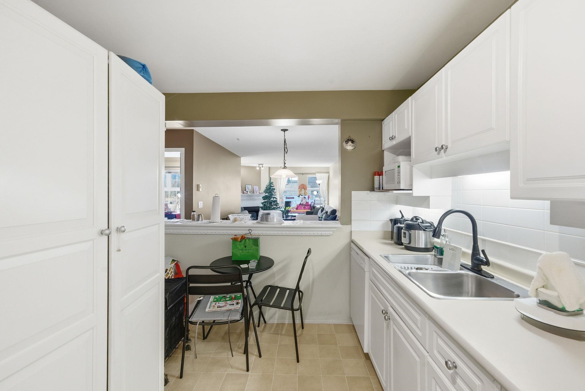 404 1655 GRANT AVENUE Unit: 404