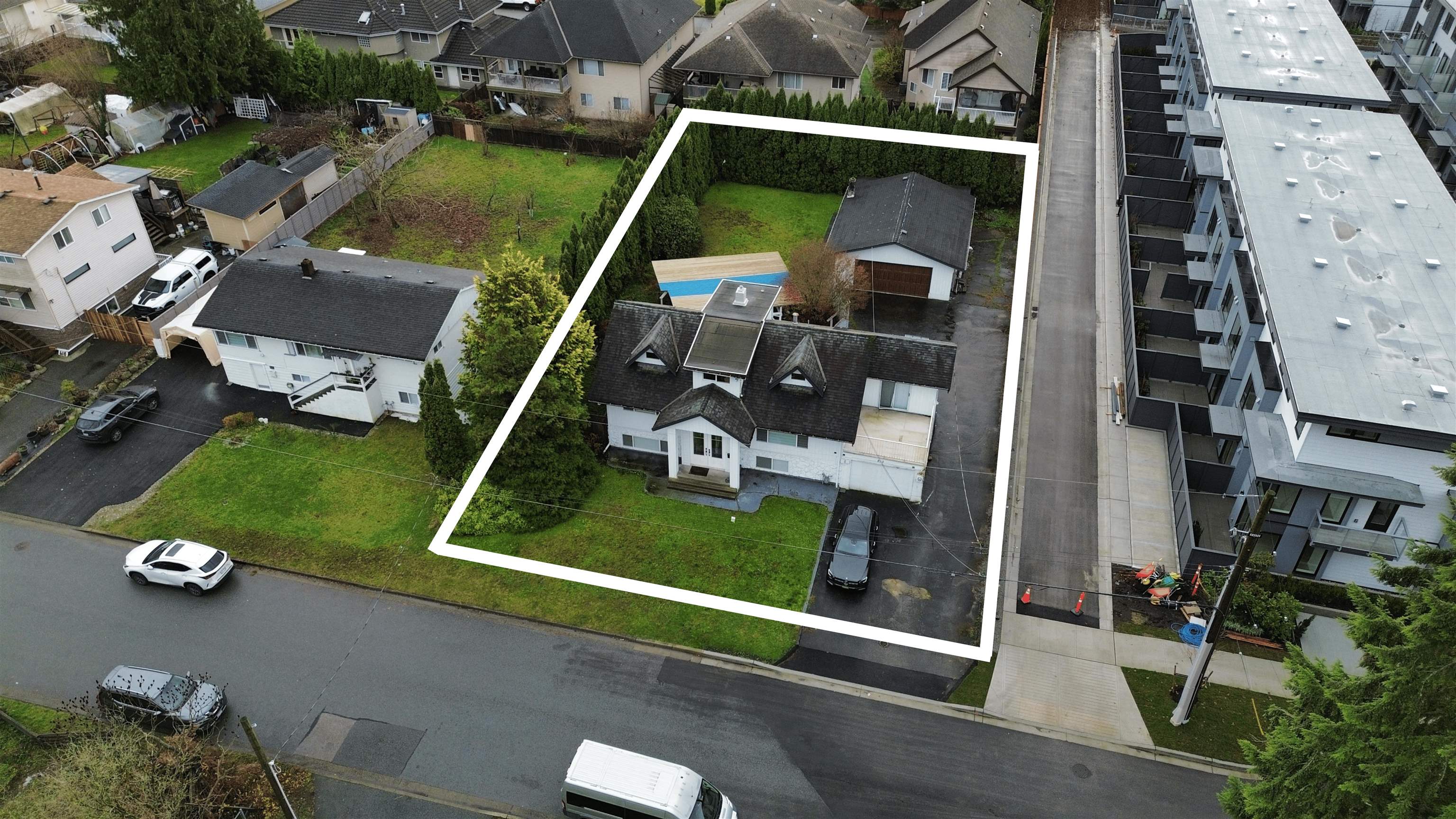 810 CATHERINE AVENUE