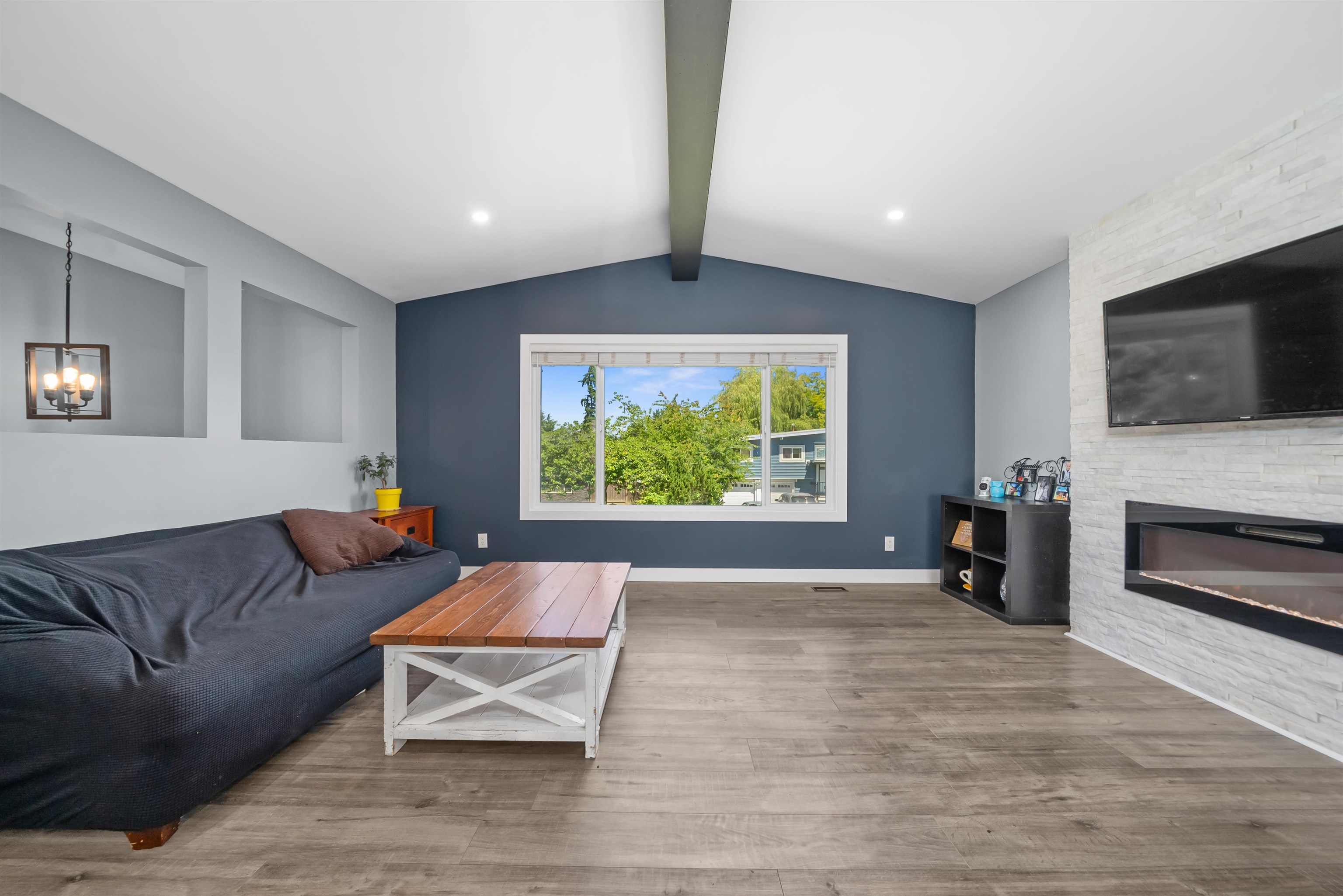 22580 HINCH CRESCENT