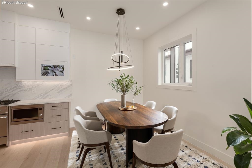 1 2658 DUNDAS STREET Unit: 1