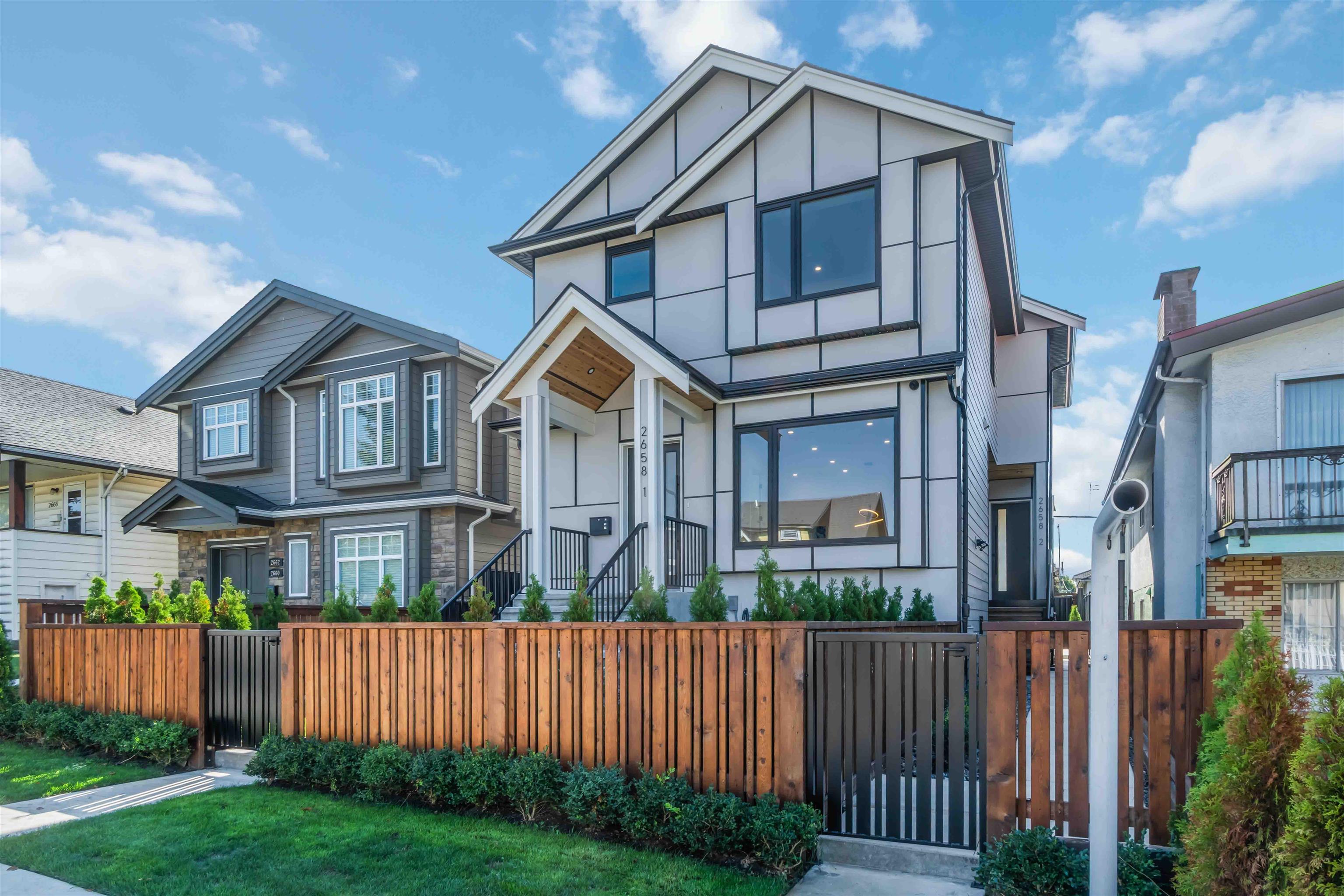 1 2658 DUNDAS STREET Unit: 1