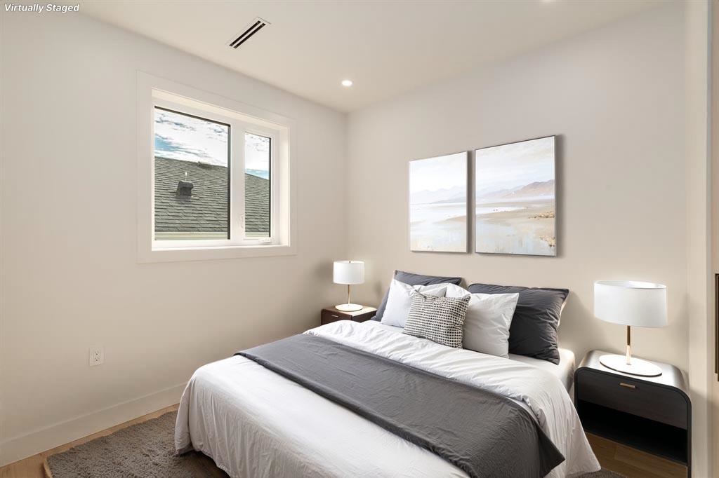 1 2658 DUNDAS STREET Unit: 1