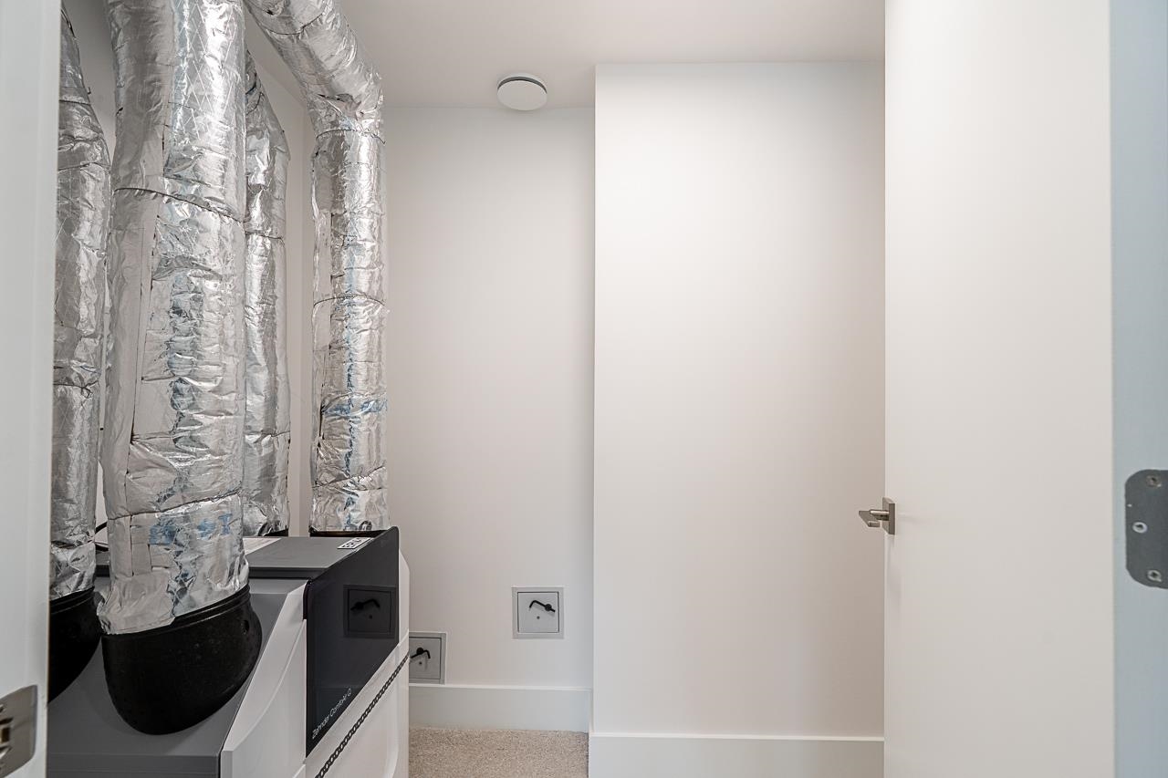 109 2085 E 1ST AVENUE Unit: 109