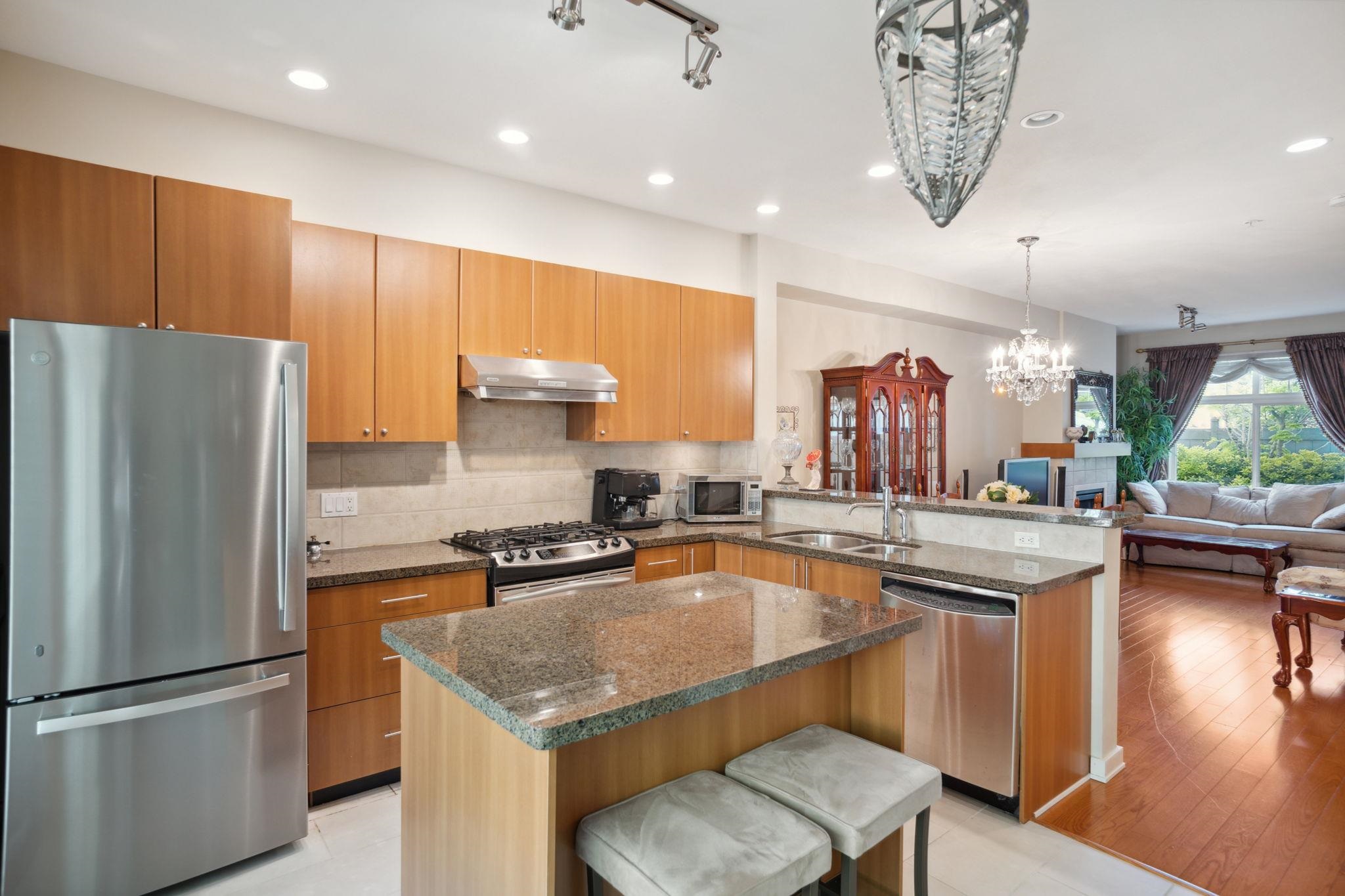 7411 COLUMBIA STREET