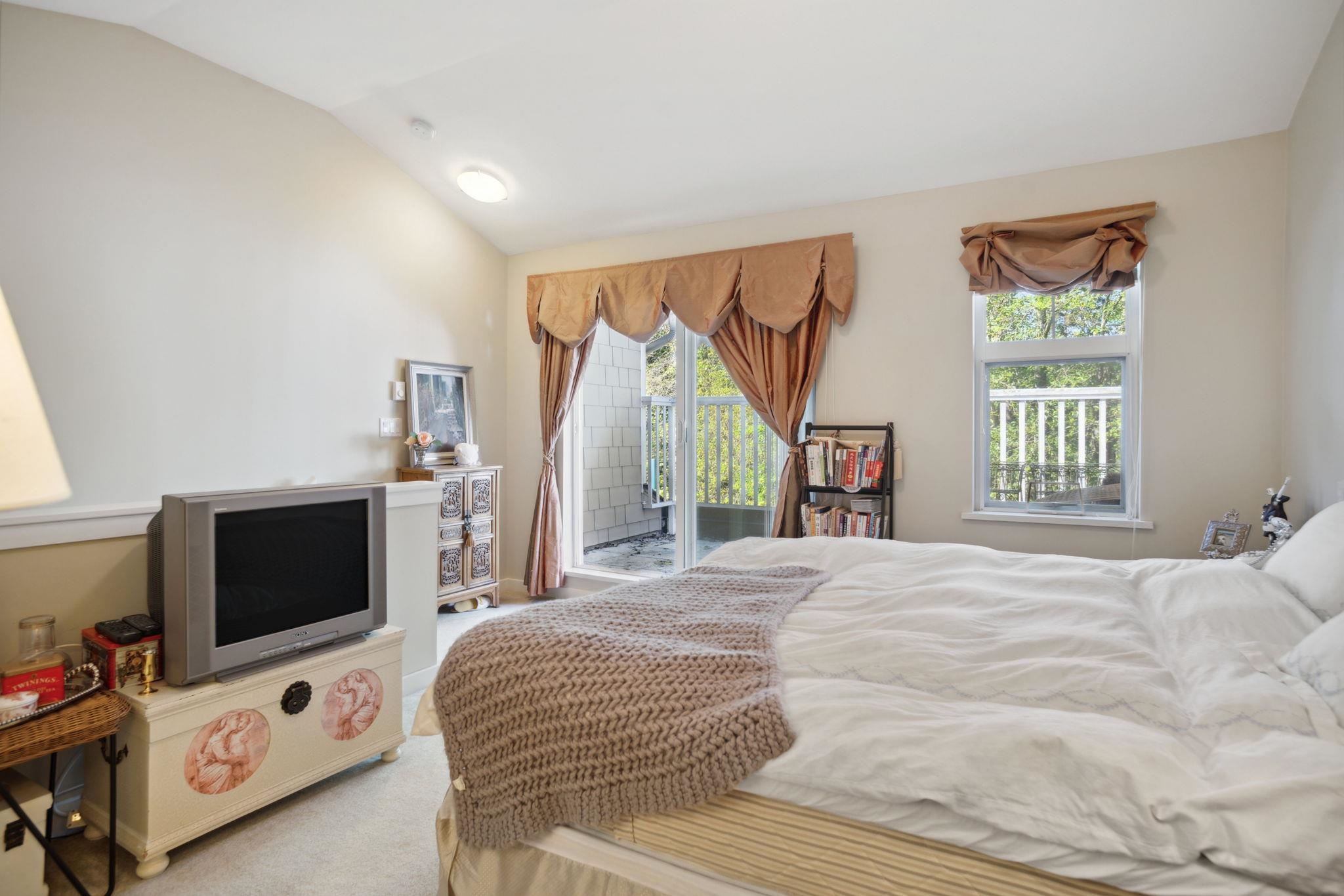 7411 COLUMBIA STREET