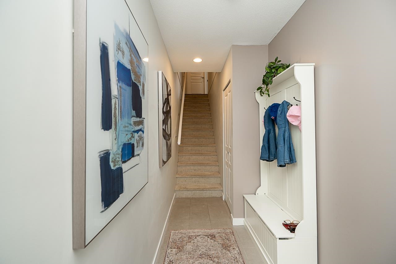 121 5551 ADMIRAL WAY Unit: 121