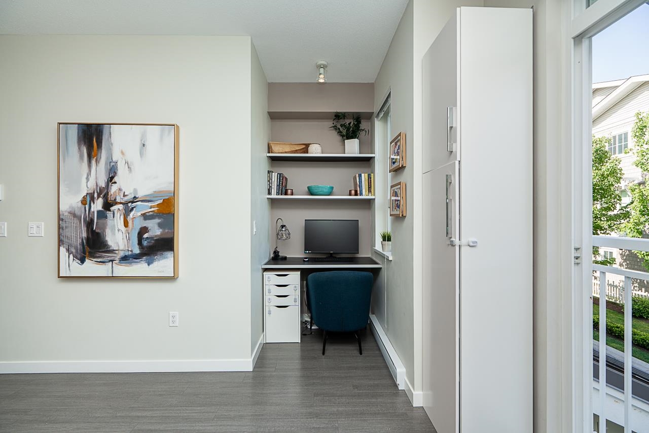 121 5551 ADMIRAL WAY Unit: 121