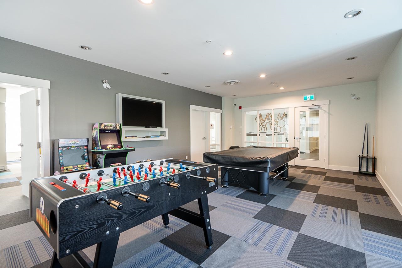 121 5551 ADMIRAL WAY Unit: 121