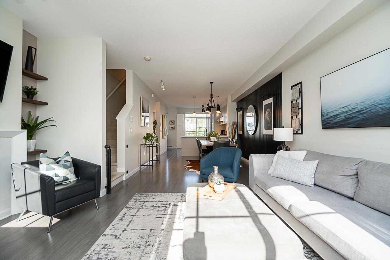 121 5551 ADMIRAL WAY Unit: 121