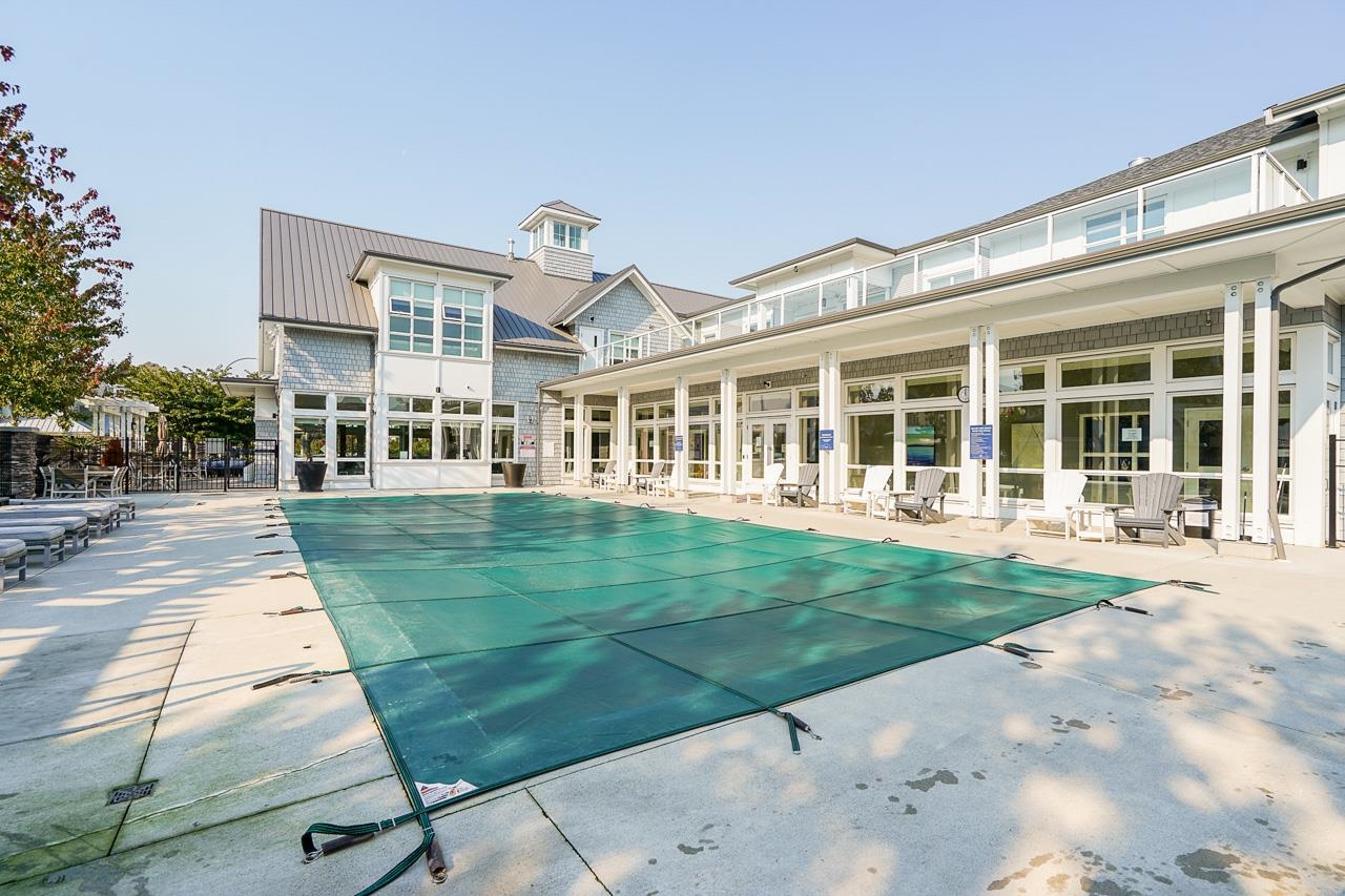 121 5551 ADMIRAL WAY Unit: 121