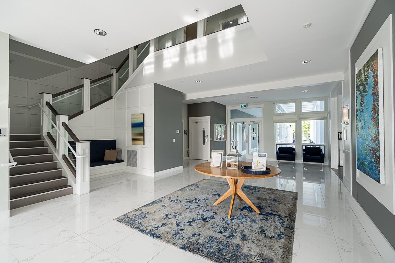 121 5551 ADMIRAL WAY Unit: 121