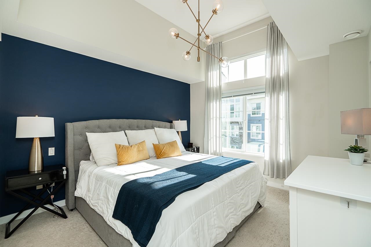 121 5551 ADMIRAL WAY Unit: 121