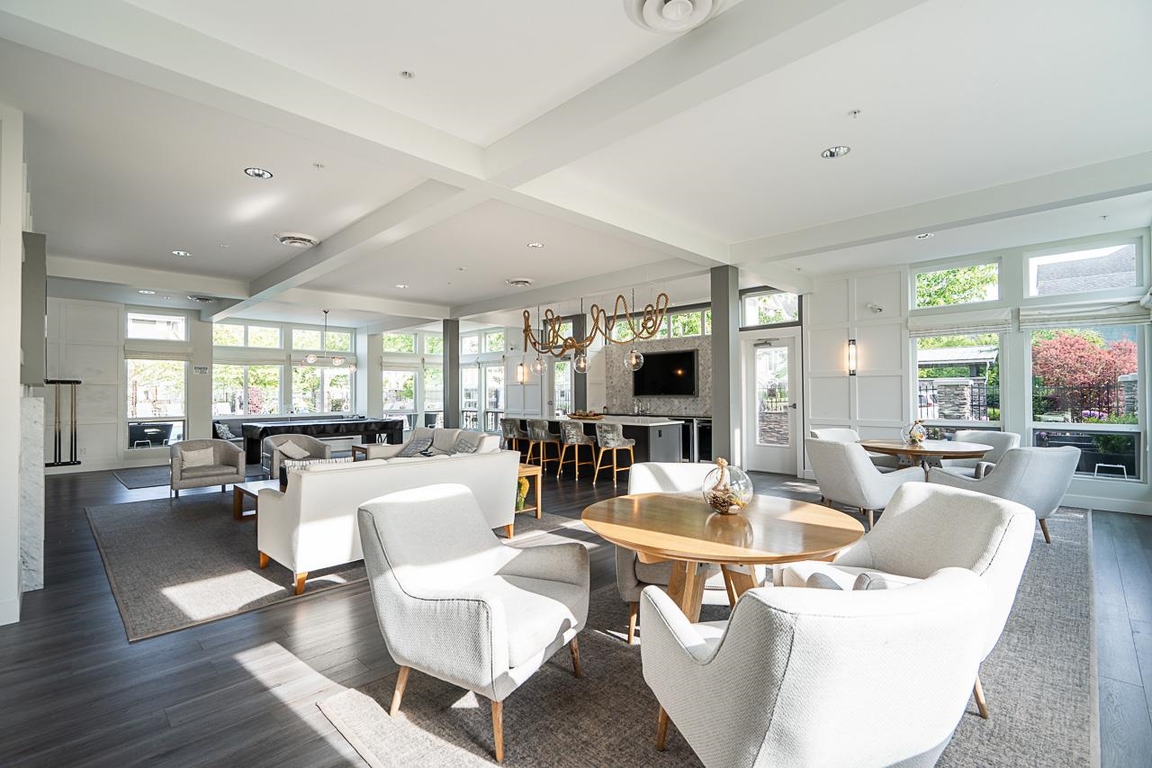 121 5551 ADMIRAL WAY Unit: 121