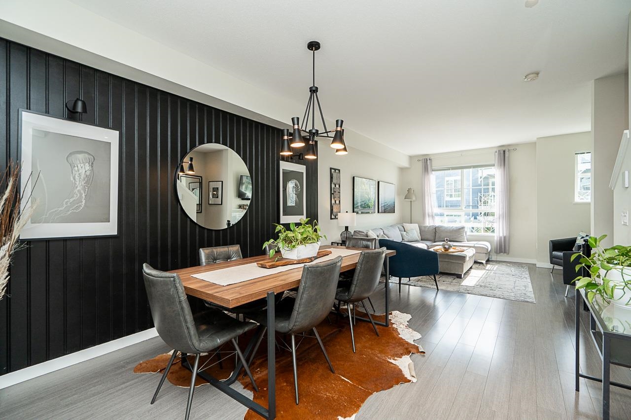 121 5551 ADMIRAL WAY Unit: 121