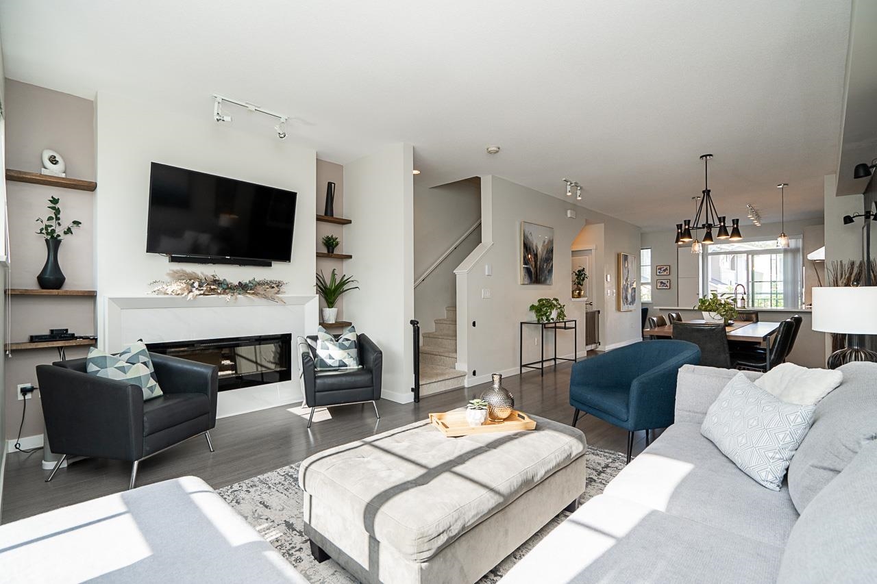 121 5551 ADMIRAL WAY Unit: 121