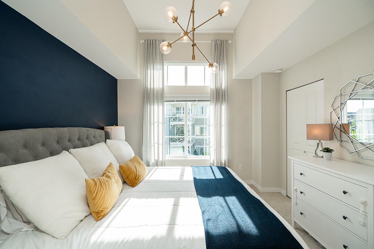 121 5551 ADMIRAL WAY Unit: 121