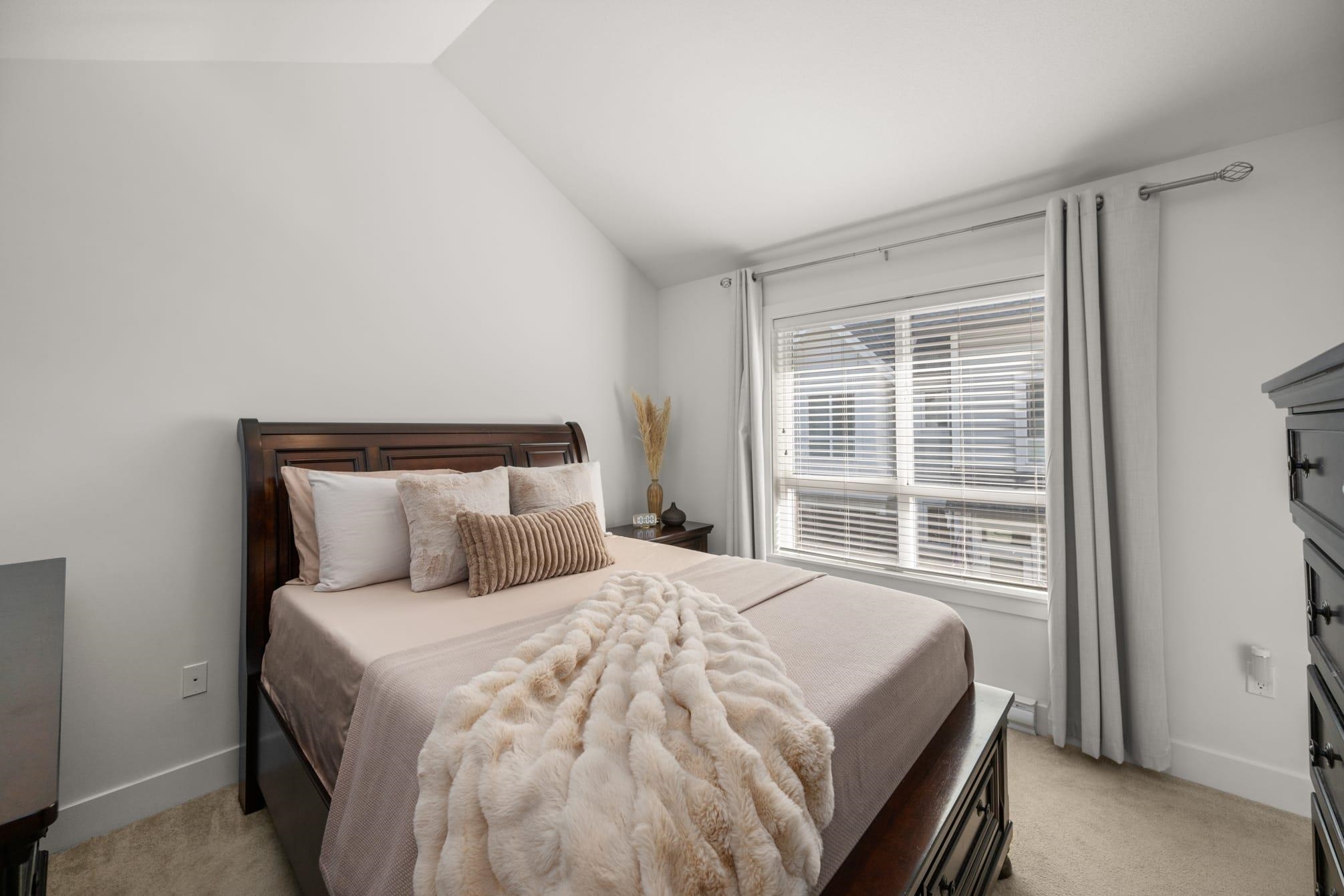 75 9718 161A STREET Unit: 75