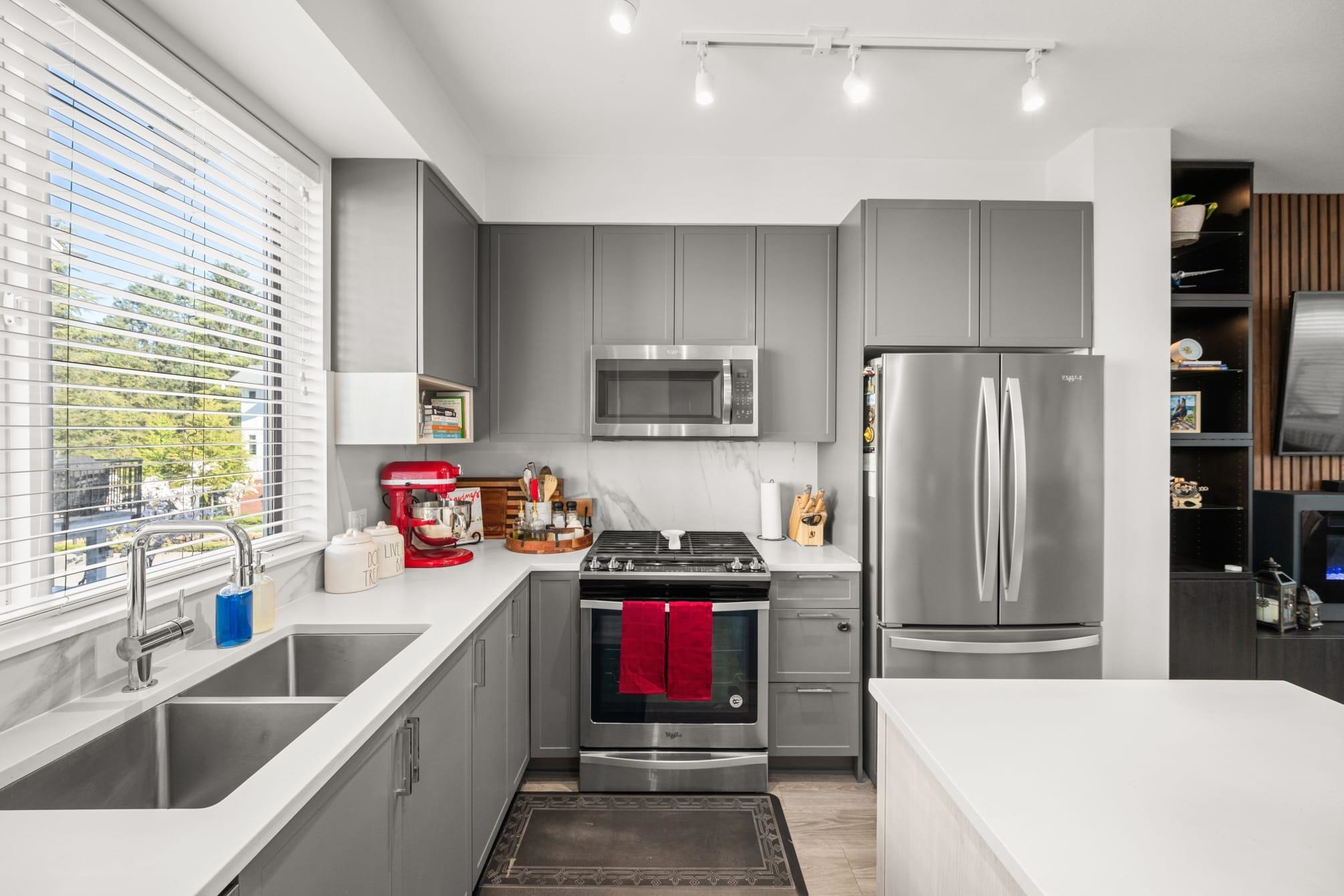 75 9718 161A STREET Unit: 75