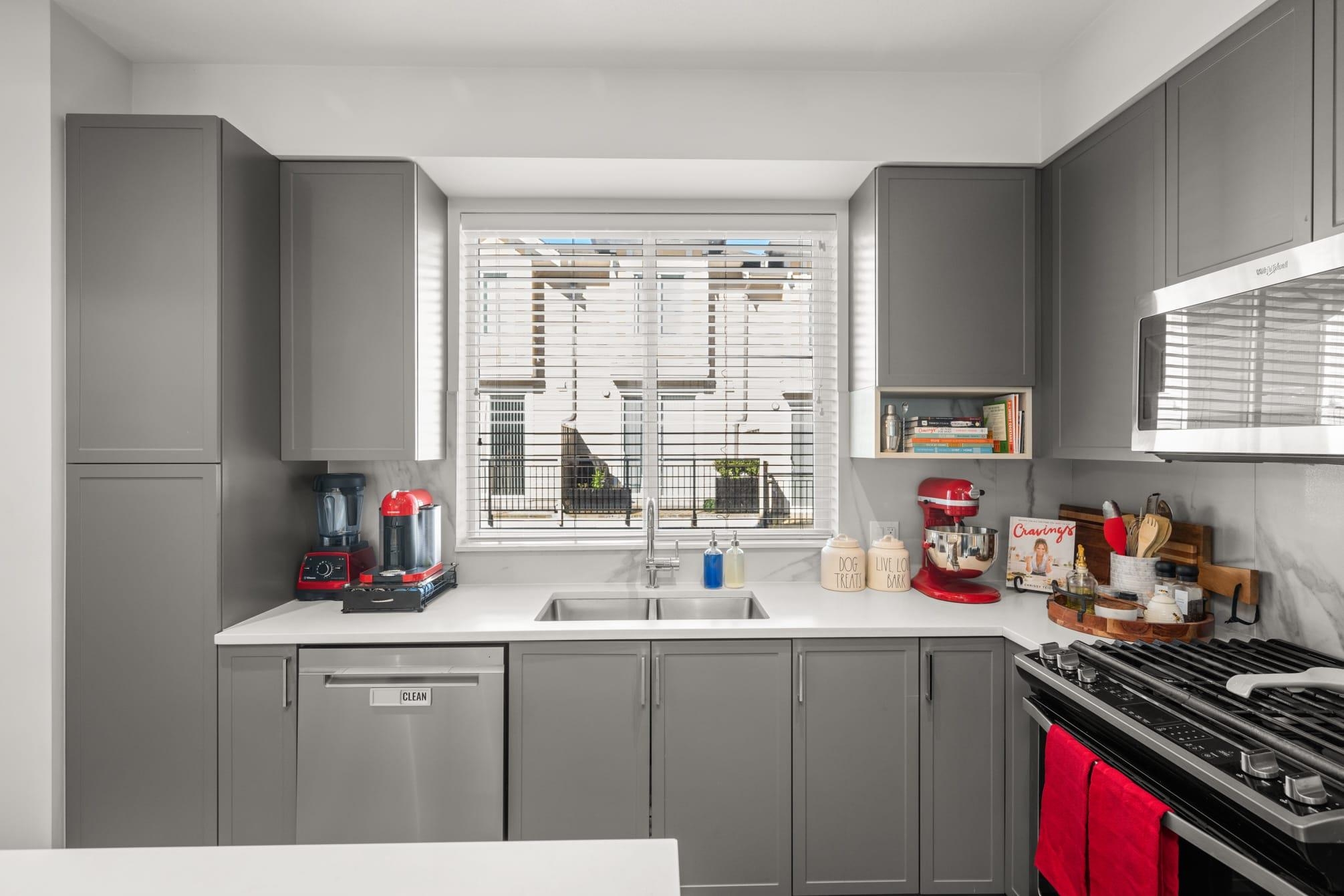 75 9718 161A STREET Unit: 75